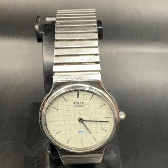 Vintage Timex Quartz Stainless Steel Band - Picture 3 of 5